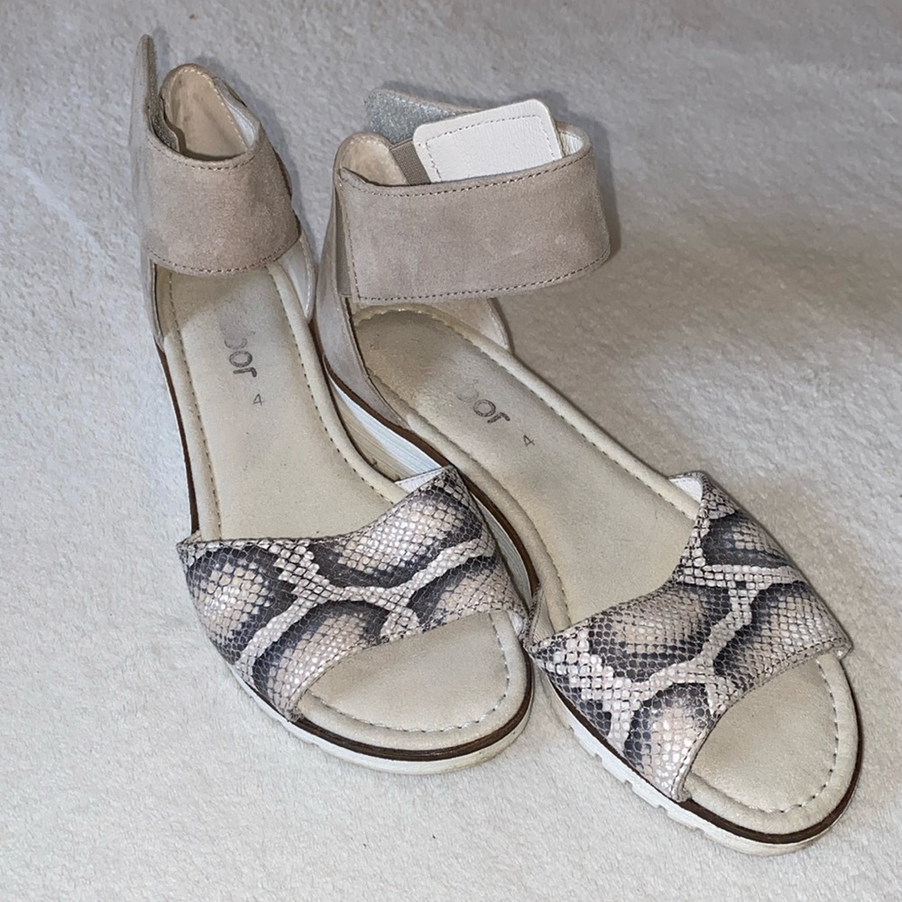 Gabor two strap taupe gray ivory snake ankle wrap platform sandal Sz 7.5